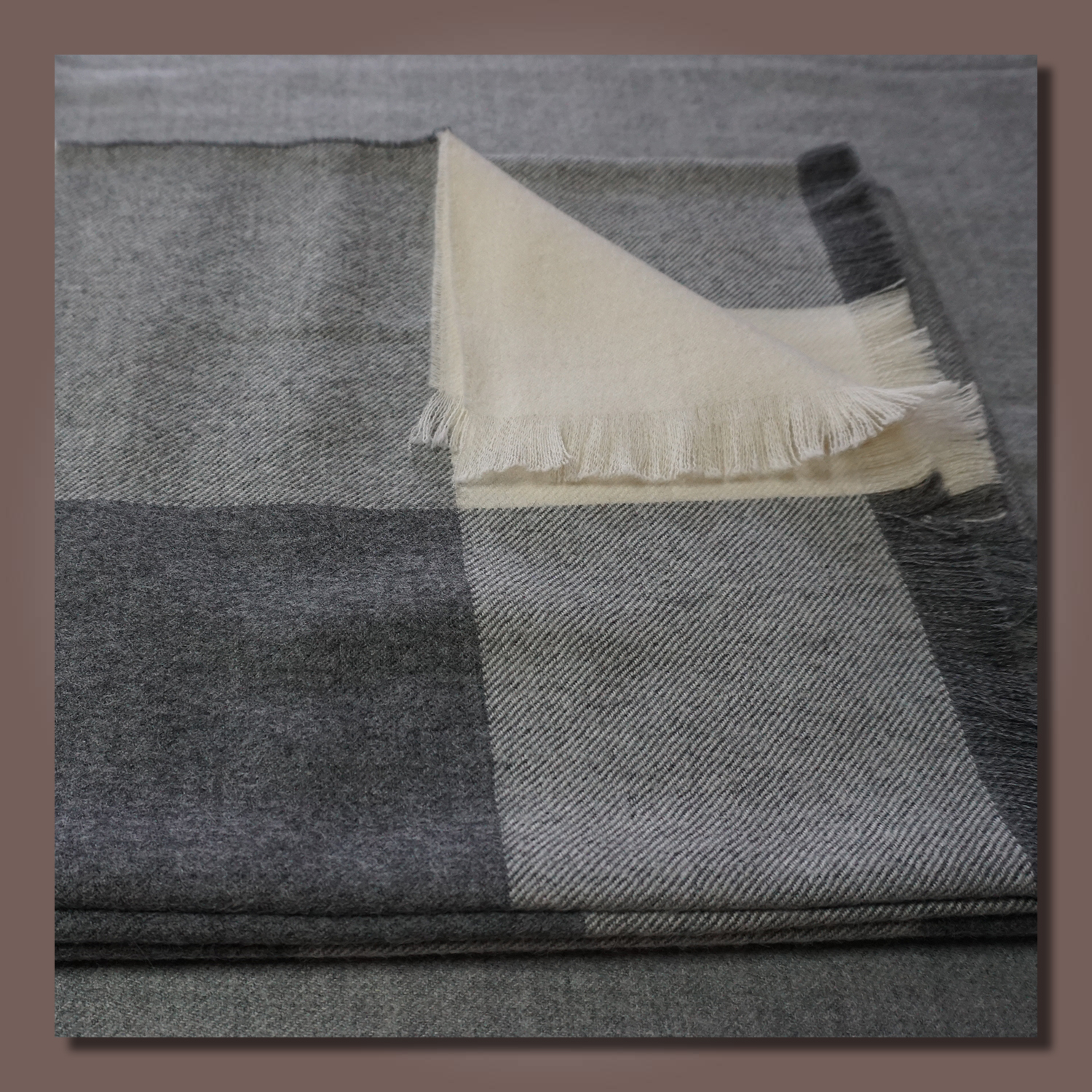 Sonderposten Wohndecke/living blanket QUADRATE